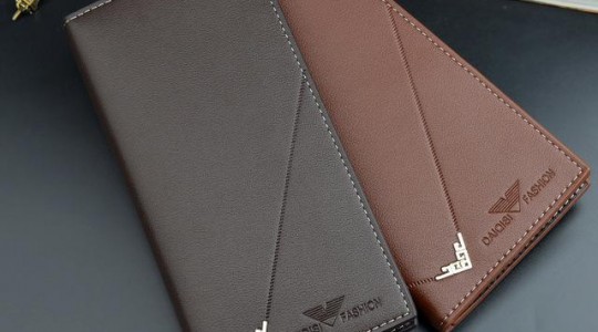 Sexy Clutches: How to Buy & Wear a Designer Clutch Bag